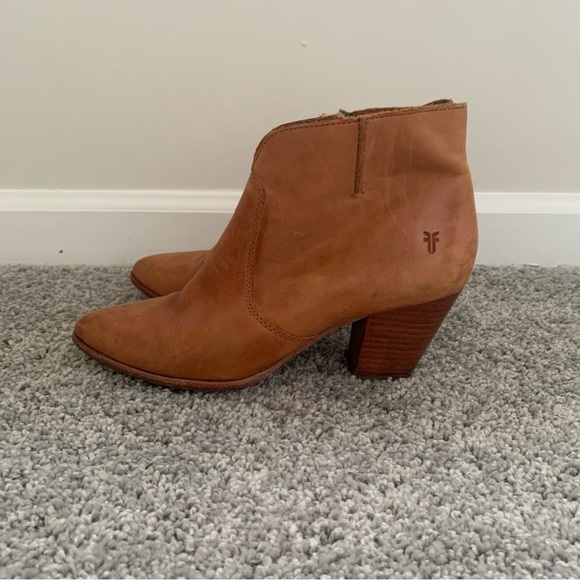Frye Jennifer Cognac Leather Booties Size 7.5 - Picture 1 of 8